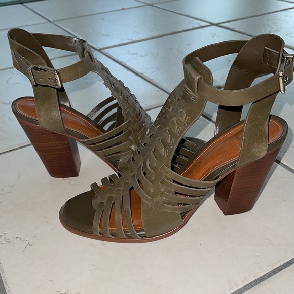 Gianni Bini Caged Heel Heart Braker Olive Green 8 - Picture 3 of 11